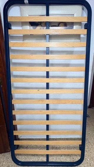 Cómoda de madera de pino con espejo, mesillas,