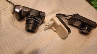 Lote 2 Fotocamere Olympus e Sony