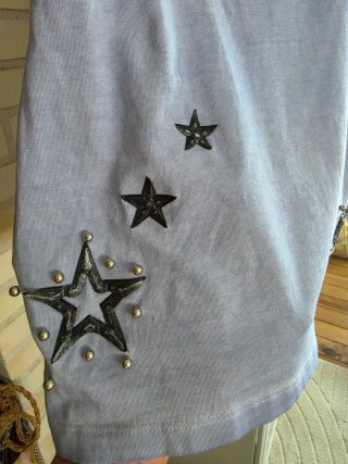 Camiseta calavera y estrellas.