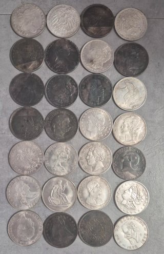 Lotto da 28 once silver plated + album