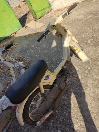 Vespa Antigua Beige Scooter