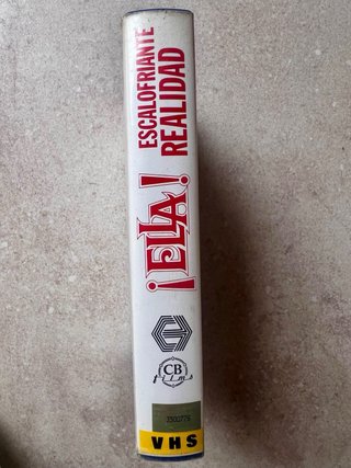 ¡ELLA! Escalofriante Realidad (VHS) - Sello CANNON