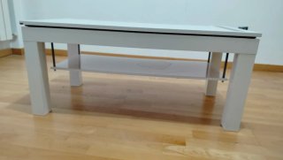Mesa de centro blanca pequeña