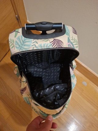 Mochila con ruedas estampado tropical