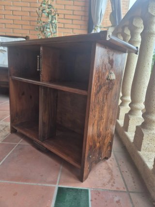Mueble auxiliar de madera