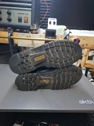 Botas militares negras con hebillas T43/44