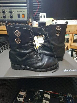 Botas militares negras con hebillas T43/44