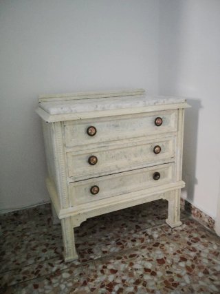 Cómoda vintage mármol y madera 105x75x45 cm.