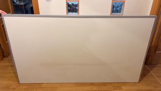 Cabecero de cama blanco de madera