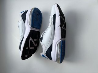 Zapatillas Kappa Blancas y Azules