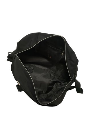 Bolsa deportiva Fila negra en buen estado