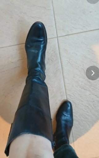 Botas altas de piel negras