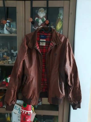 Chaqueta Fred Perry Marrón y Roja
