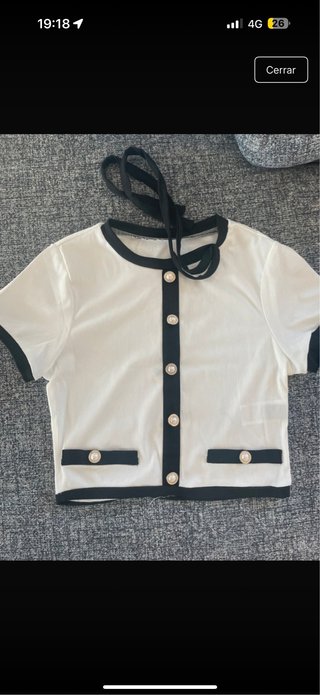 Camiseta vestir blanca y negra