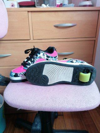 Zapatos con ruedas multicolor