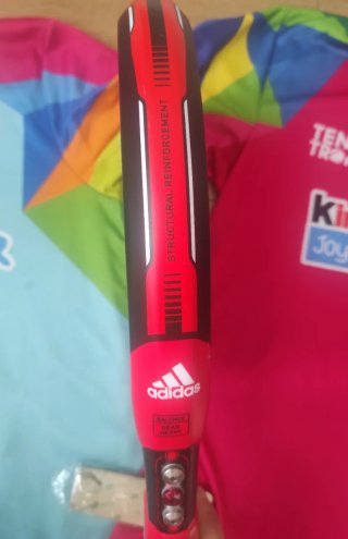 Pala Padel Adidas Metalbone + Camisetas