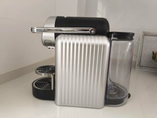 Cafetera Nespresso Zenius