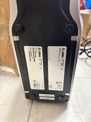 Impresora Zebra ZC300 + 2 Cintas + Tarjetas