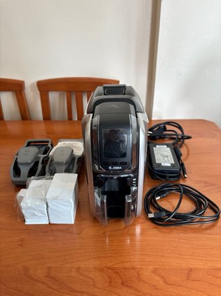Impresora Zebra ZC300 + 2 Cintas + Tarjetas