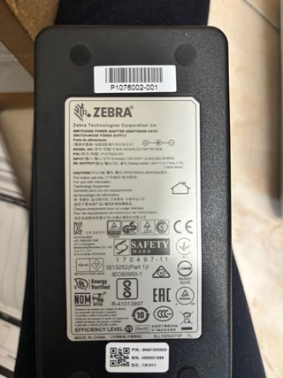 Impresora Zebra ZC300 + 2 Cintas + Tarjetas