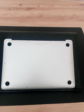 MacBook Air 13 128GB Plata con Caja y Cargador