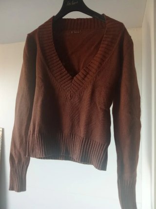 Maglioncino scollo a V color mattone