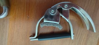 Cejilla para guitarra  3 euros unidad.