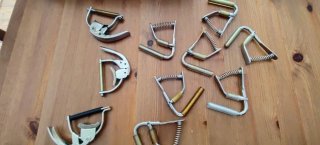 Cejilla para guitarra  3 euros unidad.