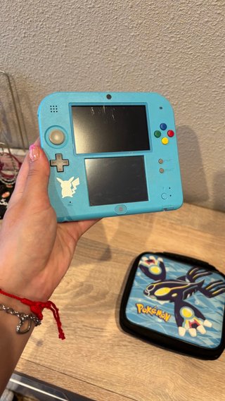 Nintendo 2DS Negra y Azul + Juegos