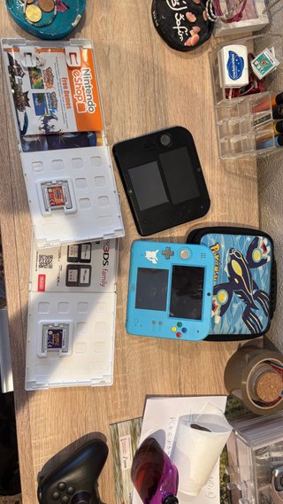 Nintendo 2DS Negra y Azul + Juegos