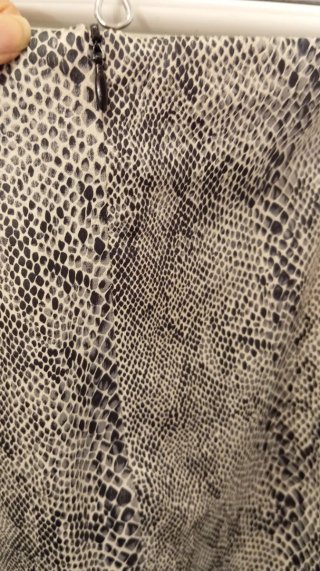 Falda serpiente talla 46 adaptable