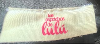 Camiseta negra con volantes