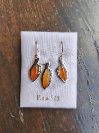 Conjunto Plata 925: Pendientes y Colgante