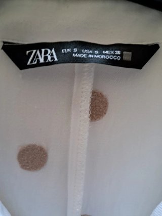 Camisa Zara blanca con lunares beige