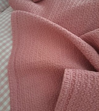 Colcha Bassols  modelo Melisa.Para cama 90-105 cm