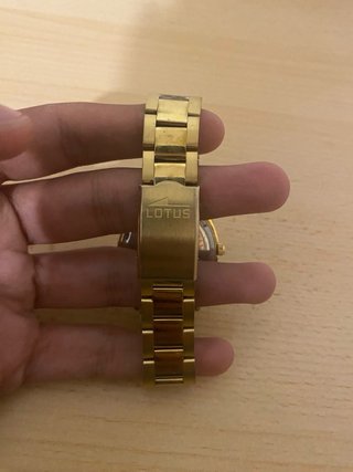 Reloj Lotus Dorado