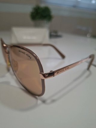 Gafas de sol Michael Kors Chelsea Doradas
