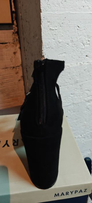 Zapatos de señora marrones con hebilla