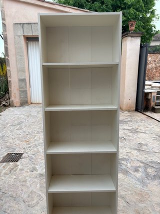Estantería blanca de madera