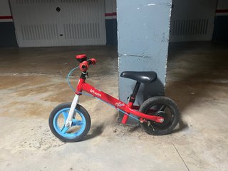Bicicleta sin pedales Btwin roja