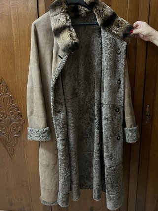 Abrigo largo reversible de piel beige y marrón