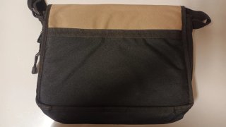 Bolso bandolera beige y negro