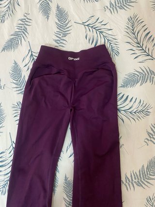 Conjunto flare Impact DFYNE y sujetador deportivo