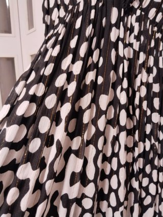 Vestido largo estampado blanco y negro