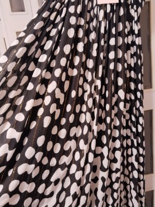 Vestido largo estampado blanco y negro