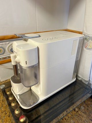 Cafetera Nespresso Lattissima One