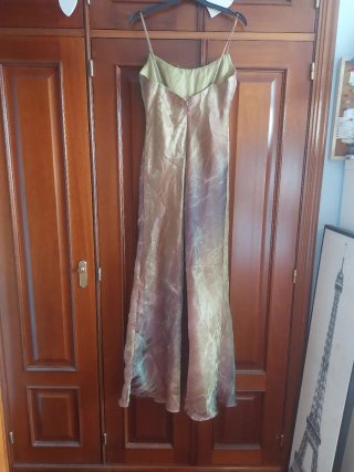 Vestido fiesta dorado con pareo