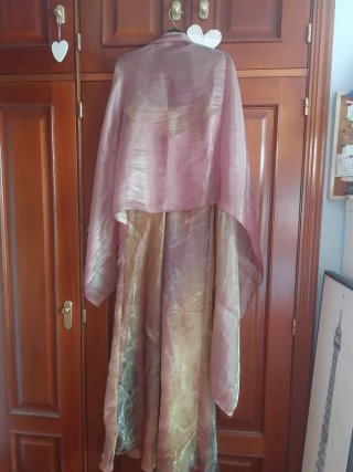 Vestido fiesta dorado con pareo