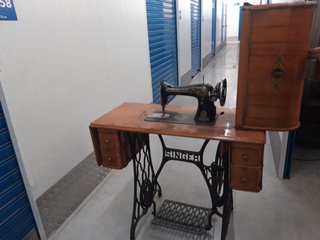Máquina de coser Singer antigua