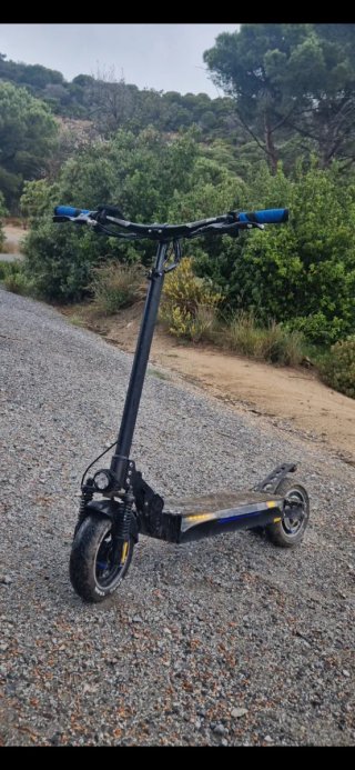 Patinete Eléctrico Negro y Azul